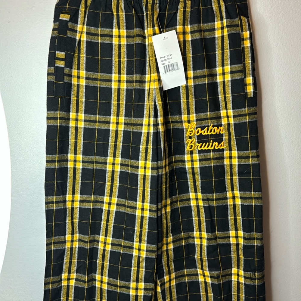 NWT Boston Bruins Embroidered Pajamas